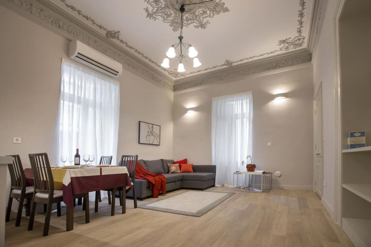 Sophisticated Apartment In Syntagma By Ghh Atenas Exterior foto